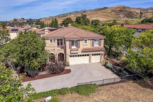 122 Piedmont Rd, Milpitas, CA, 95035 | Card Image