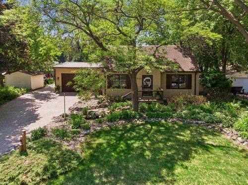 1866 Edgewater Ave, Arden Hills, MN, 55112-7925 | Card Image