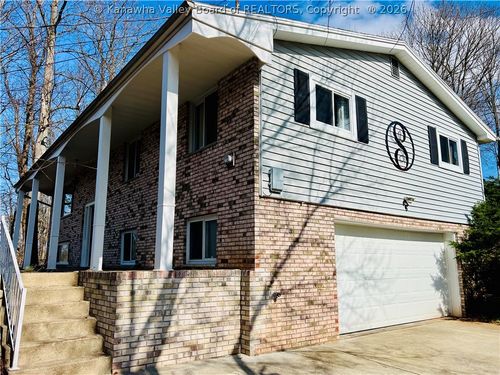 6 Poplar Dr, Vienna, WV, 26105-3316 | Card Image