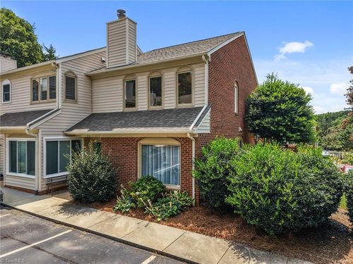 200 Tanners Mill Ct, Winston-Salem, NC, 27101-5240 | Card Image