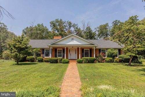 207 Circle View Rd, LURAY, VA, 22835-3932 | Card Image