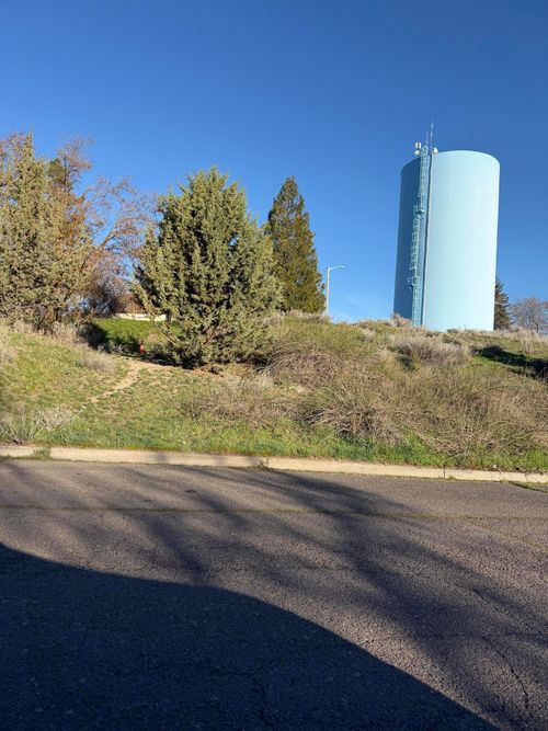 lot-3-and-4-0 Academy Ave, Klamath Falls, OR, 97601 | Card Image