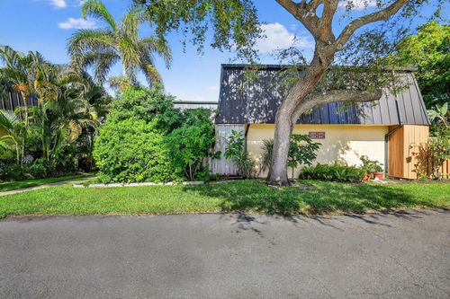 4c-2494 Waterside Dr, Lake Worth, FL, 33461-2560 | Card Image