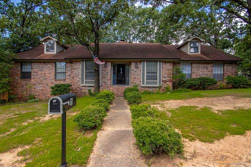 1 Cedar Creek Ct, North Little Rock, AR, 72116-5705 | Card Image