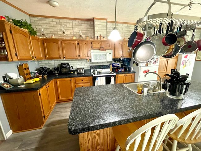 2135 Hillview Dr, Home with 3 bedrooms, 3 bathrooms and 2 parking in Princeton IL | Image 6