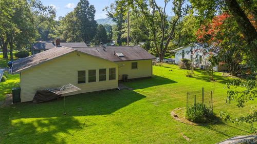 20 Overlook Dr, Woodstock, NY, 12498-1442 | Card Image