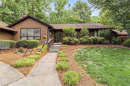 2519 Cottage Pl, Greensboro, NC, 27455-2916 | Card Image