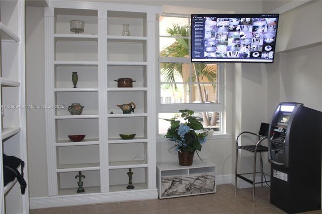 APT-1707 - 520 Se 5 Th Ave, Condo with 1 bedrooms, 1 bathrooms and null parking in Fort Lauderdale FL | Image 9