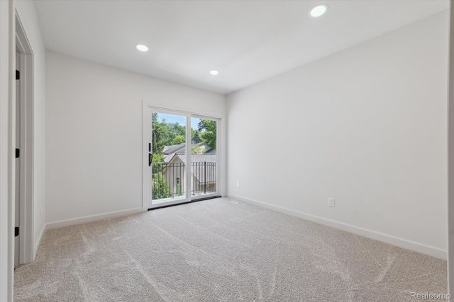 26-1105-Ivyglen-Cir-Bloomfield-Hills-MI-48304-WindowStill-36.jpg | Image 23