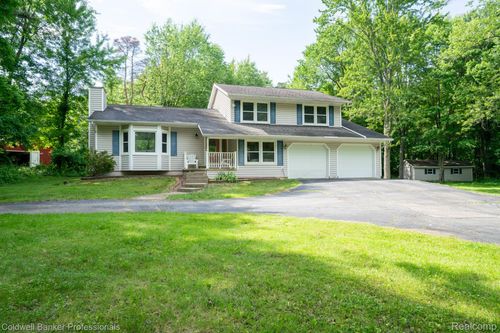 3485 Burrus Ct, Ortonville, MI, 48462-9224 | Card Image