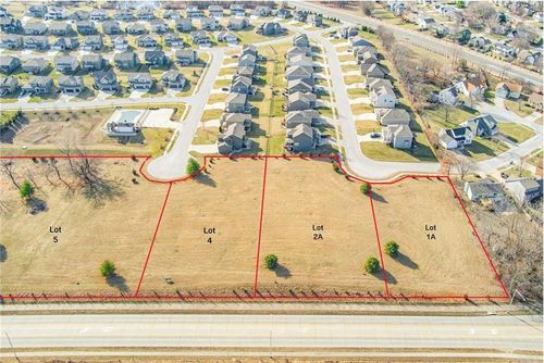 1708 Ne Bluff St, Lee's Summit, MO, 64086 | Card Image