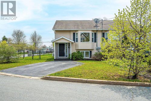 18 Batten Cres, Middle Sackville, NS, B4E3G6 | Card Image