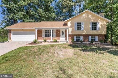 9900 Quiet Glen Ct, SPRINGDALE, MD, 20774-2563 | Card Image