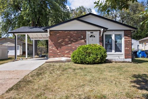 3035 Matlock Dr, Florissant, MO, 63031-1517 | Card Image