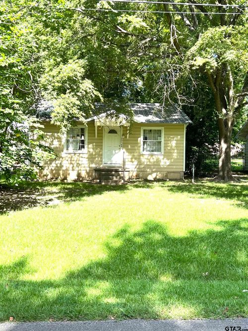 205 N Robinson St, Big Sandy, TX, 75755-2117 | Card Image