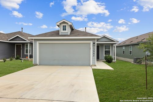 13907 Silos Mdws, San Antonio, TX, 78252-1749 | Card Image
