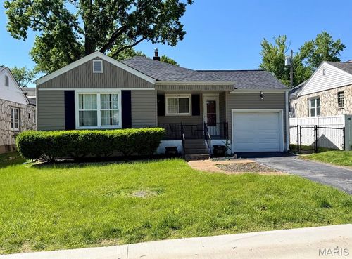 8726 Keystone Dr, Brentwood, MO, 63144-2316 | Card Image