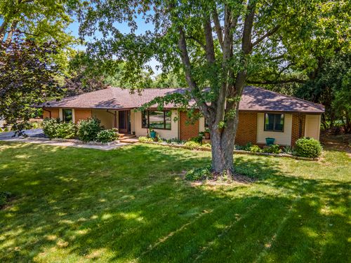 847 Hemlock Dr, Sleepy Hollow, IL, 60118-2681 | Card Image