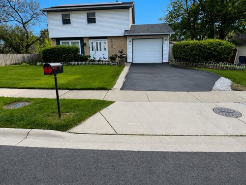 1738 Newport St, Glendale Heights, IL, 60139-2036 | Card Image