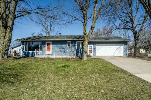 438 Lucinda Ln, Watervliet, MI, 49098-9367 | Card Image