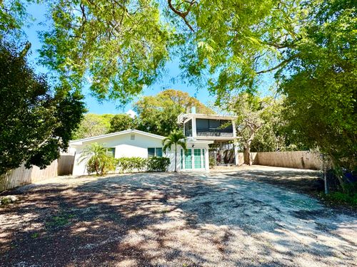 527 Plante St, Key Largo, FL, 33037-4625 | Card Image