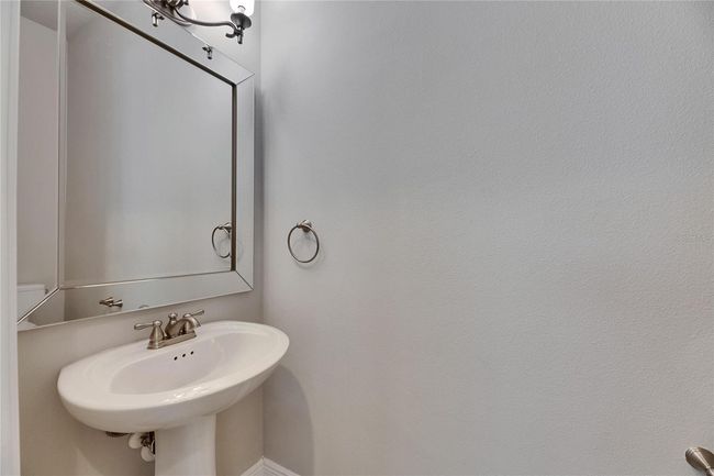1/2 Guest Bath | Image 26