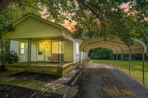 77 Taft St, Jackson, OH, 45640-1035 | Card Image