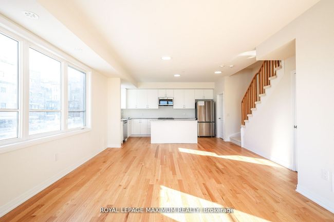 1 - 11 Baynes Way, Condo with 4 bedrooms, 3 bathrooms and null parking in Bradford West Gwillimbury ON | Image 6