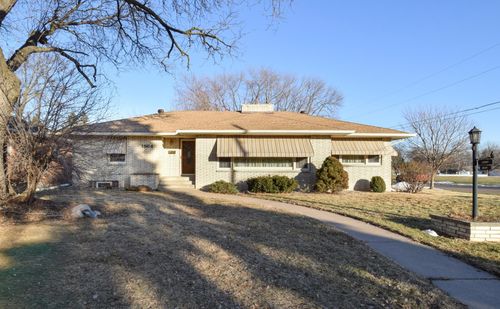 1864 Albert St N, Falcon Heights, MN, 55113-6123 | Card Image