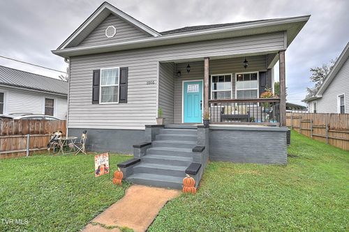1005 Maple St, Kingsport, TN, 37660-5221 | Card Image