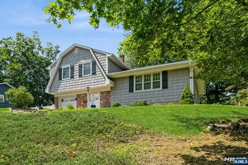5 Terry Ct, Montvale, NJ, 07645-2125 | Card Image