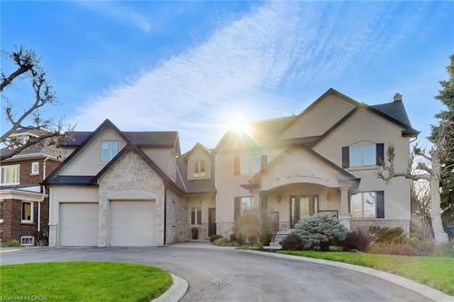 73 Lake Avenue Drive, Stoney Creek, ON, L8G1X7 | Card Image