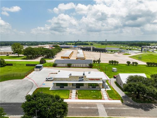b-114 Austiana Hills Dr, Navasota, TX, 77868-3302 | Card Image