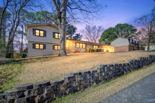 9206 Valley Ln Se, Huntsville, AL, 35803-1364 | Card Image