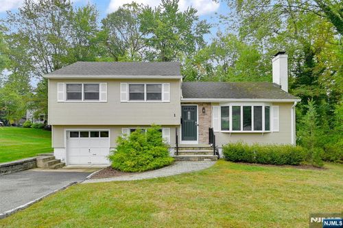 1 Birch Ln, Park Ridge, NJ, 07656-1054 | Card Image