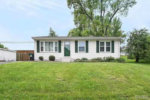 28 Pamela Dr, Saint Charles, MO, 63303-3902 | Card Image