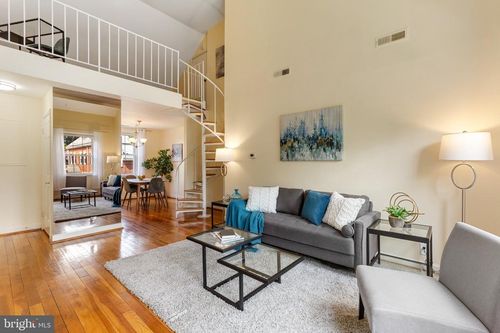 b2-3522 S Wakefield St, ARLINGTON, VA, 22206-1728 | Card Image