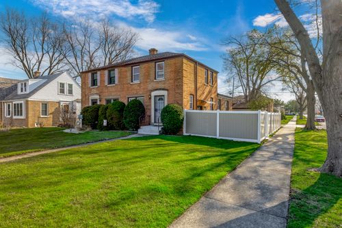 1693 Linden St, Des Plaines, IL, 60018-2254 | Card Image