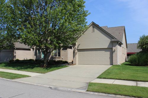 20441 Columbia Dr, Macomb, MI, 48044-3562 | Card Image