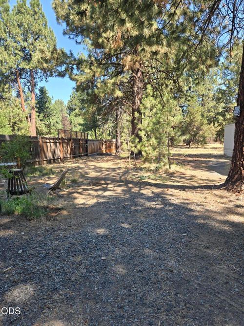 60444 Pocahontas Ln, Bend, OR, 97702-7959 | Card Image