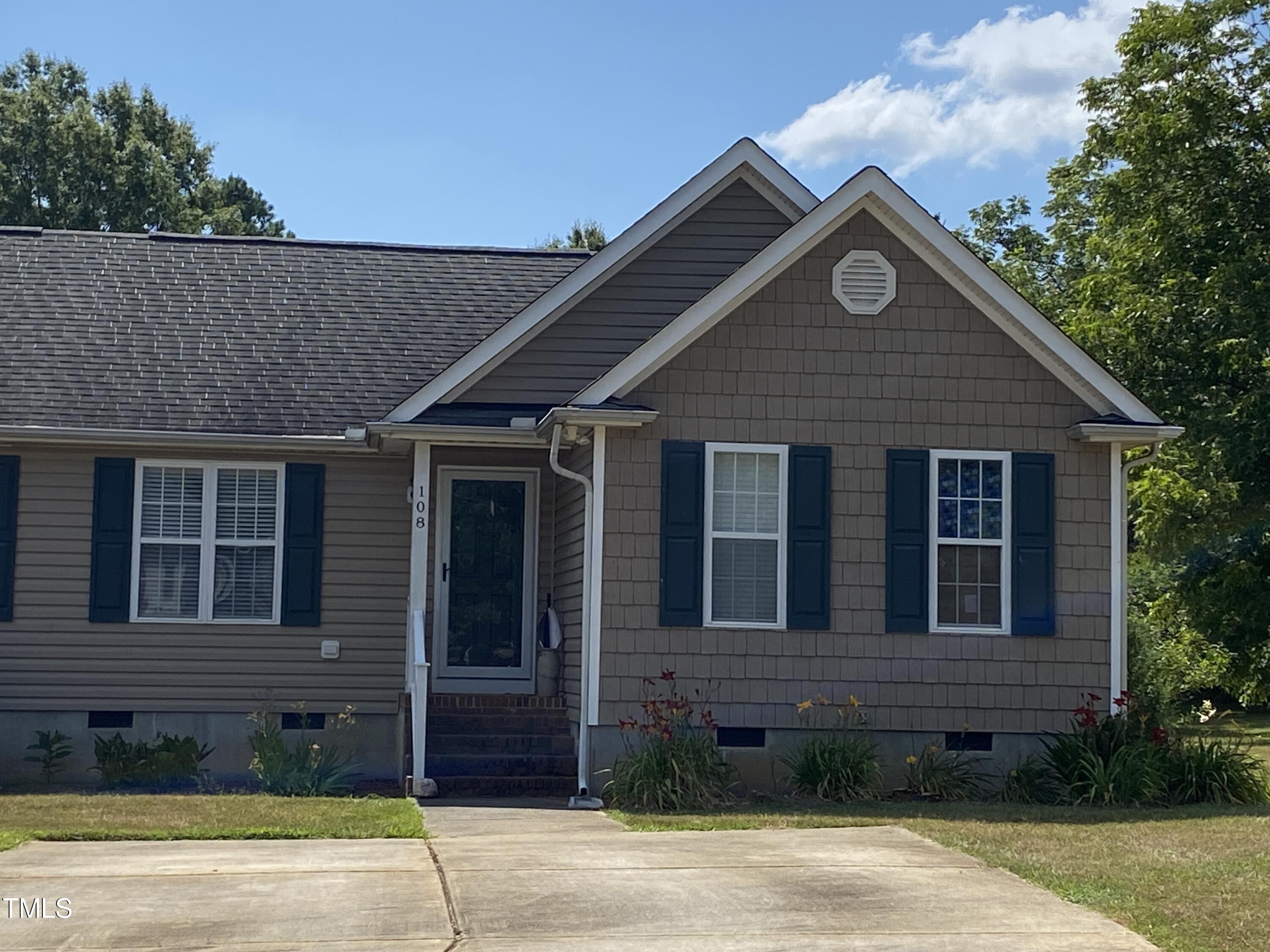 Cottage Ct, Youngsville, NC 27596