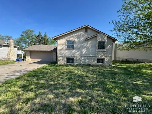 1506 Holly Ln, Junction City, KS, 66441-3396 | Card Image