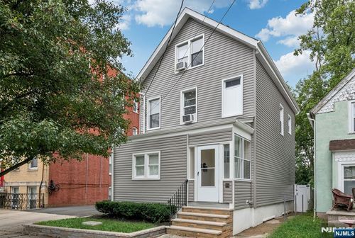 204 Forest St, Montclair, NJ, 07042-3906 | Card Image