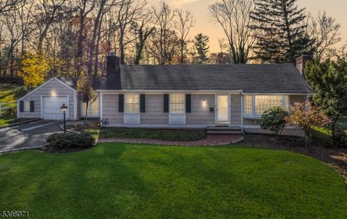 90 Jacobus Ave, Little Falls, NJ, 07424-2305 | Card Image