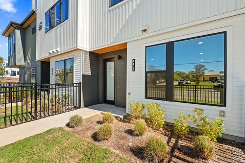 90-2113 E M Franklin Ave, Austin, TX, 78723-5854 | Card Image