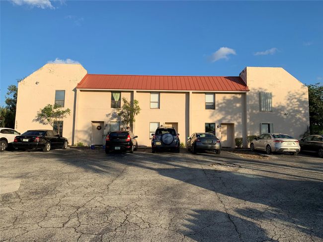 1700 Nw 4 Th Ave, Townhouse with 2 bedrooms, 3 bathrooms and null parking in Boca Raton FL | Image 6