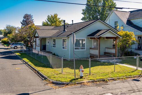 798 Nw Claypool St, Prineville, OR, 97754-1123 | Card Image