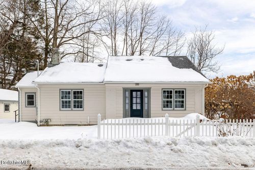 6 Lake Ave, Great Barrington, MA, 01230-1017 | Card Image