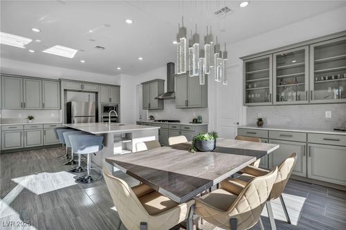 195 Cactus Sunrise St, Las Vegas, NV, 89138-6356 | Card Image