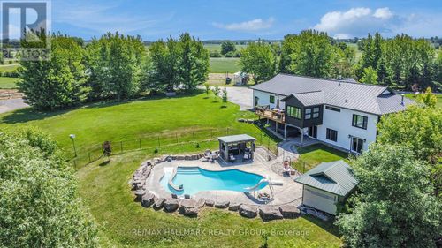 422 Old Coach Rd, Ottawa, ON, K0A1L0 | Card Image